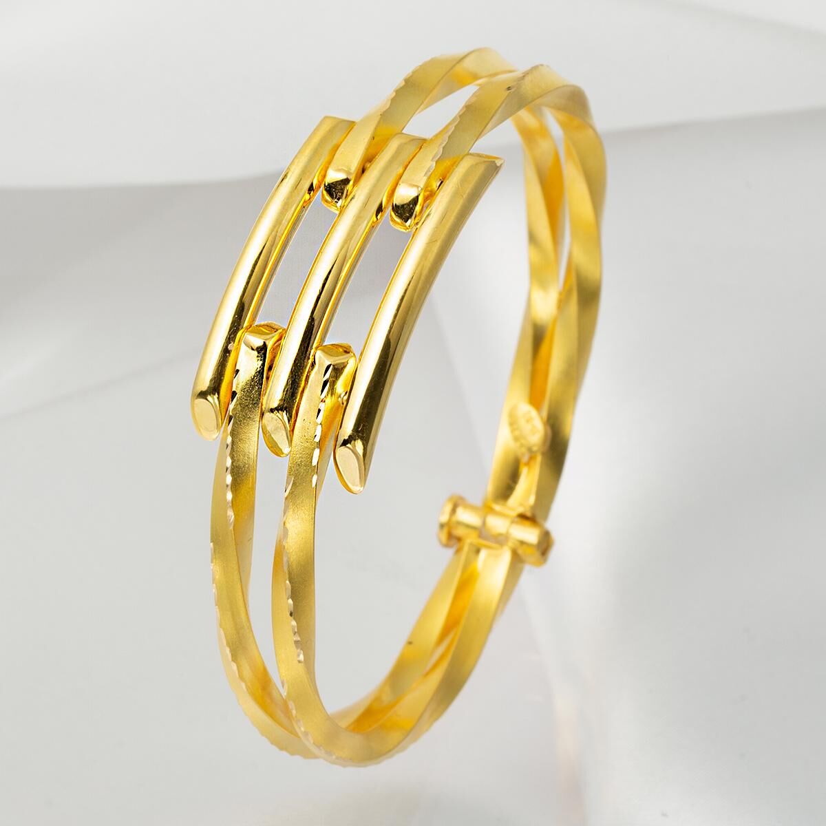 22K Yellow Gold Ribbed Hinged Cuff Bangle (20.91 g)