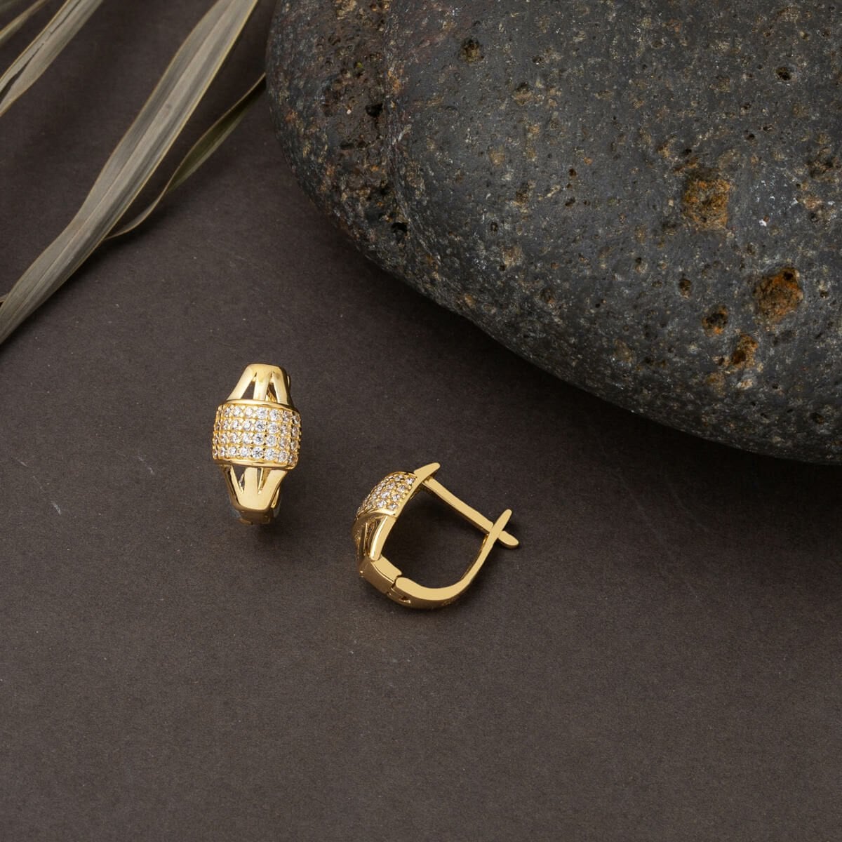 14K Yellow Gold Ribbed Style Cubic Zirconia Clip-On Earrings