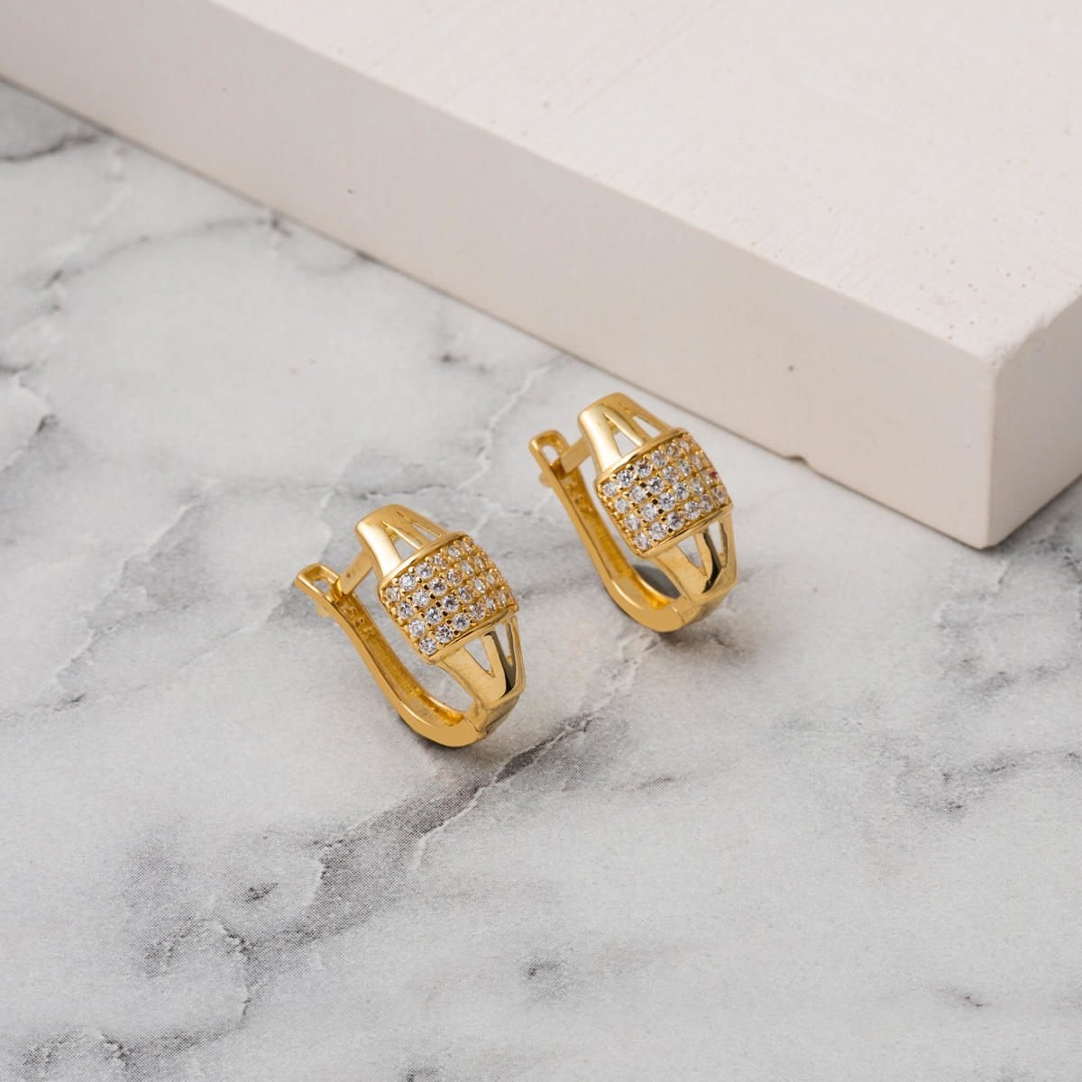 14K Yellow Gold Ribbed Style Cubic Zirconia Clip-On Earrings