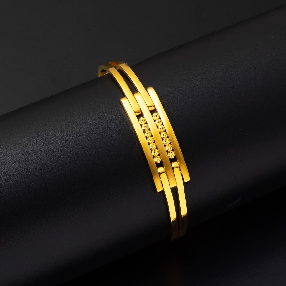 14K Yellow Gold Ribbed Hinged Cuff Bangle (9.09 g)