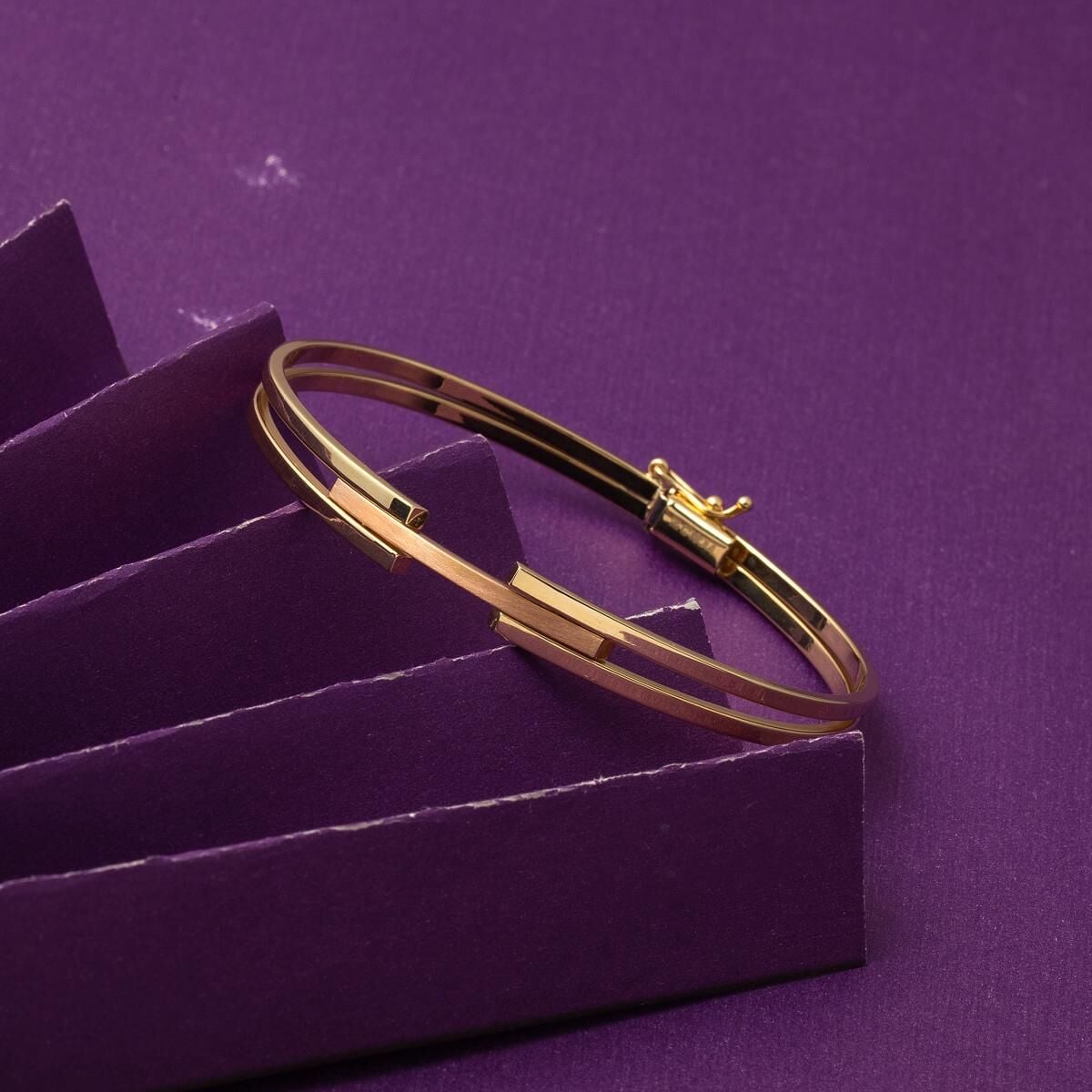 14K Yellow Gold Ribbed Hinged Cuff Bangle (5.13 g)