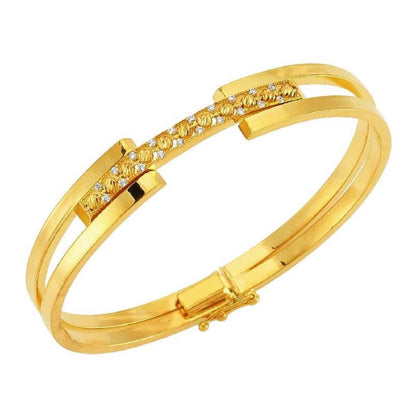 22K Yellow Gold Ribbed Cubic Zirconia Bangle
