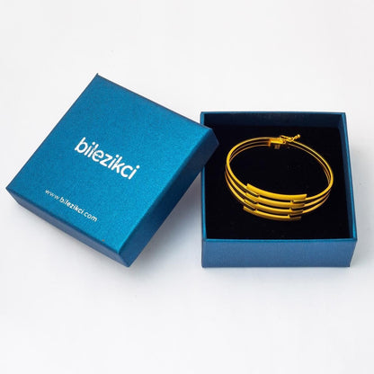 22K Yellow Gold Ribbed Hinged Cuff Bangle (22.18 g)
