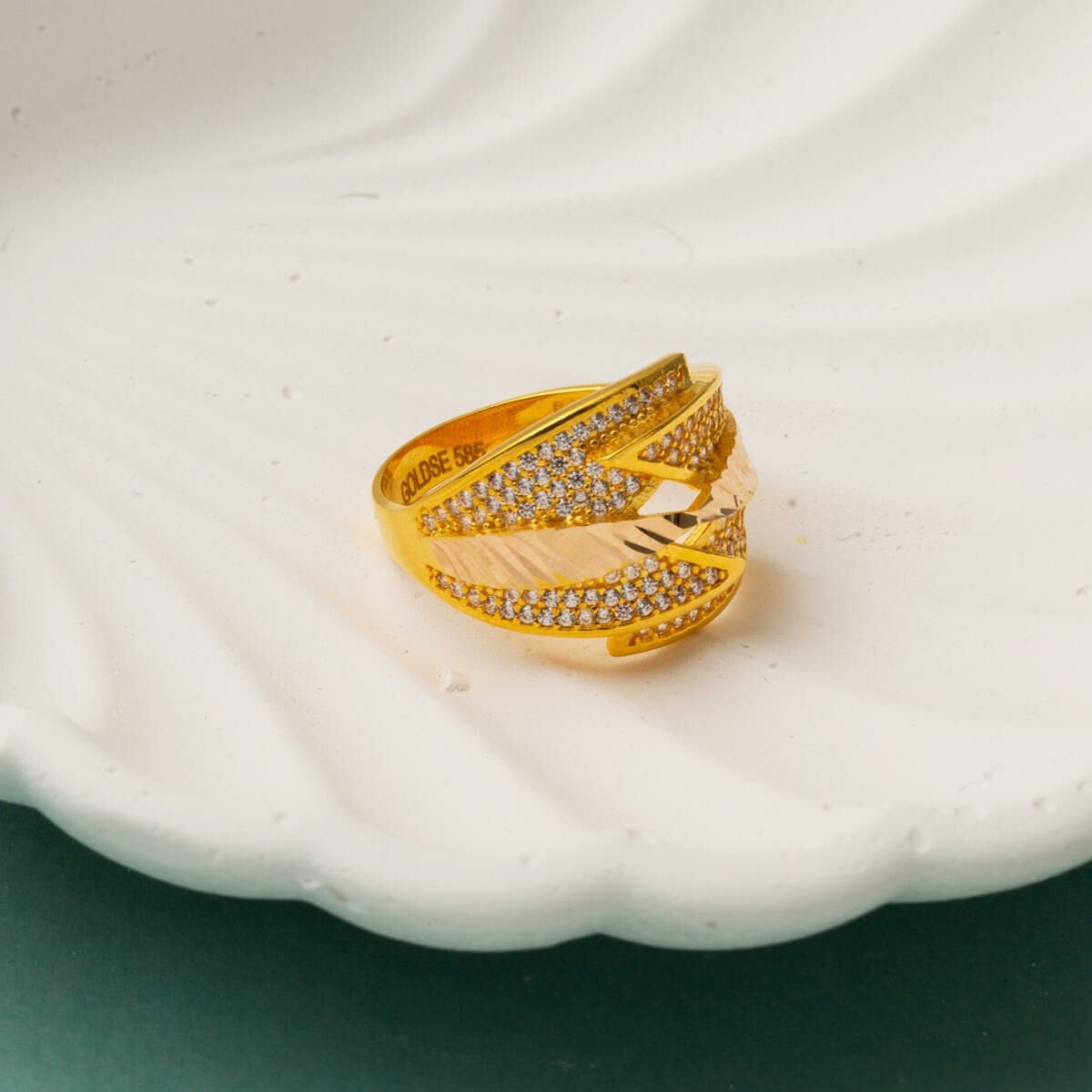 14K Yellow Gold Engraved Women's Cubic Zirconia Ring