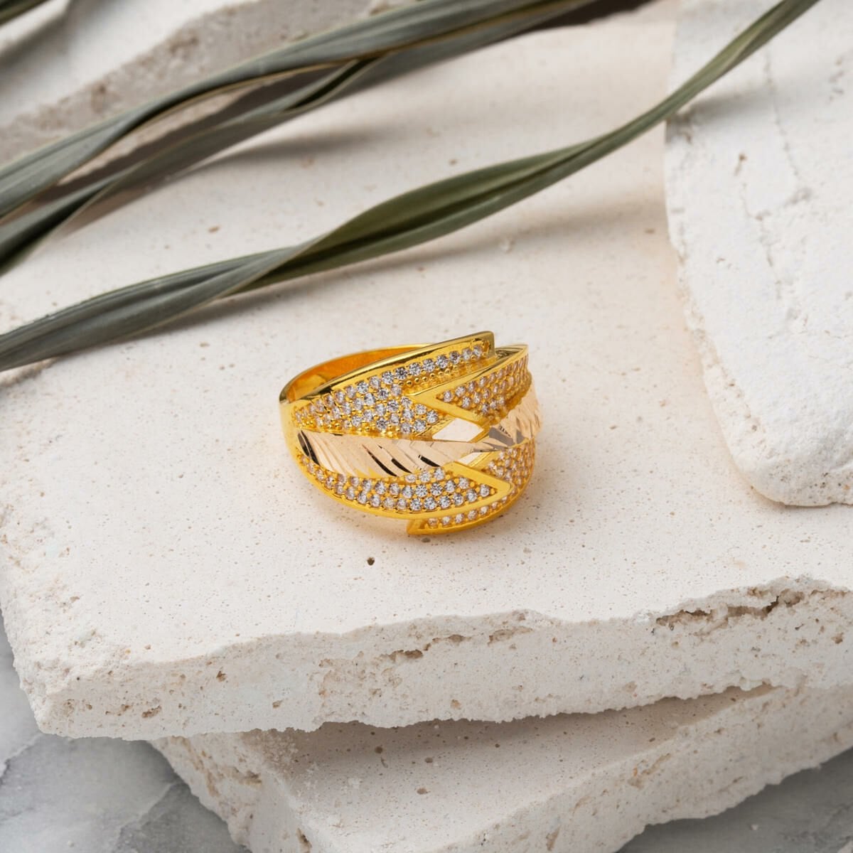 14K Yellow Gold Engraved Women's Cubic Zirconia Ring