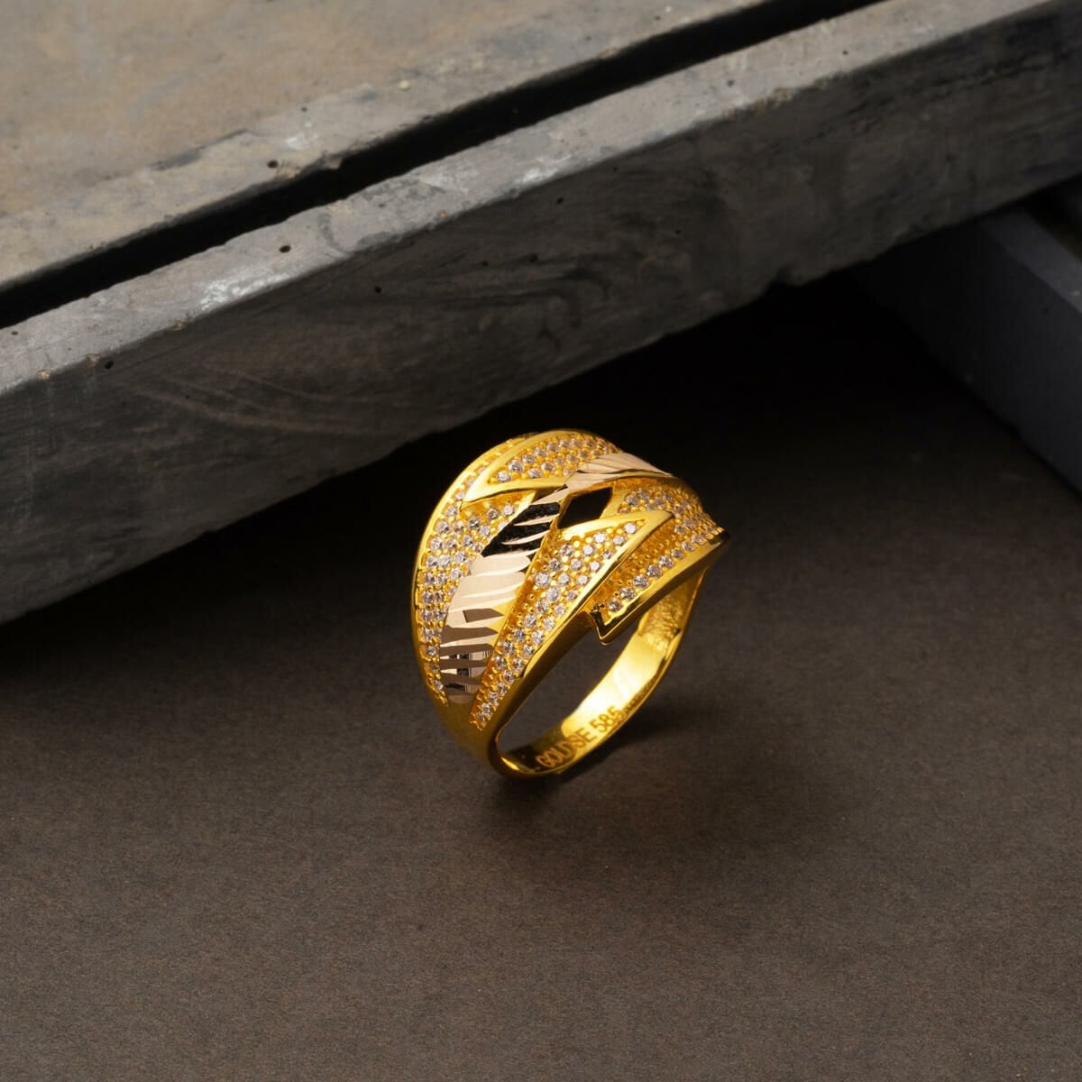 14K Yellow Gold Engraved Women's Cubic Zirconia Ring