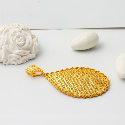 22K Yellow Gold Large Engraved Necklace