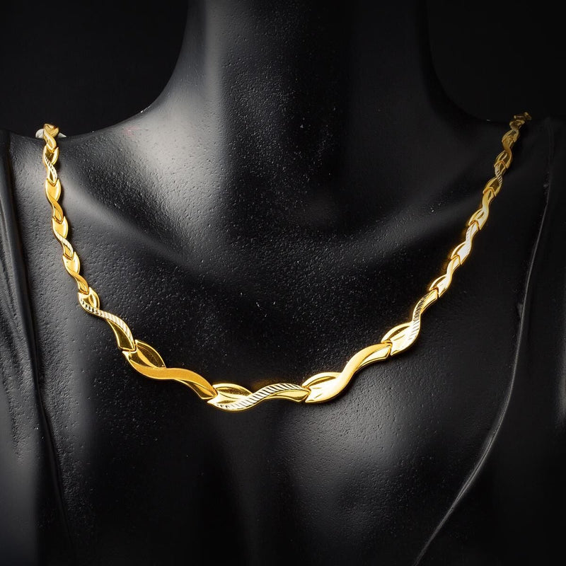 14K Yellow Gold Hand Engraved Wedding Set