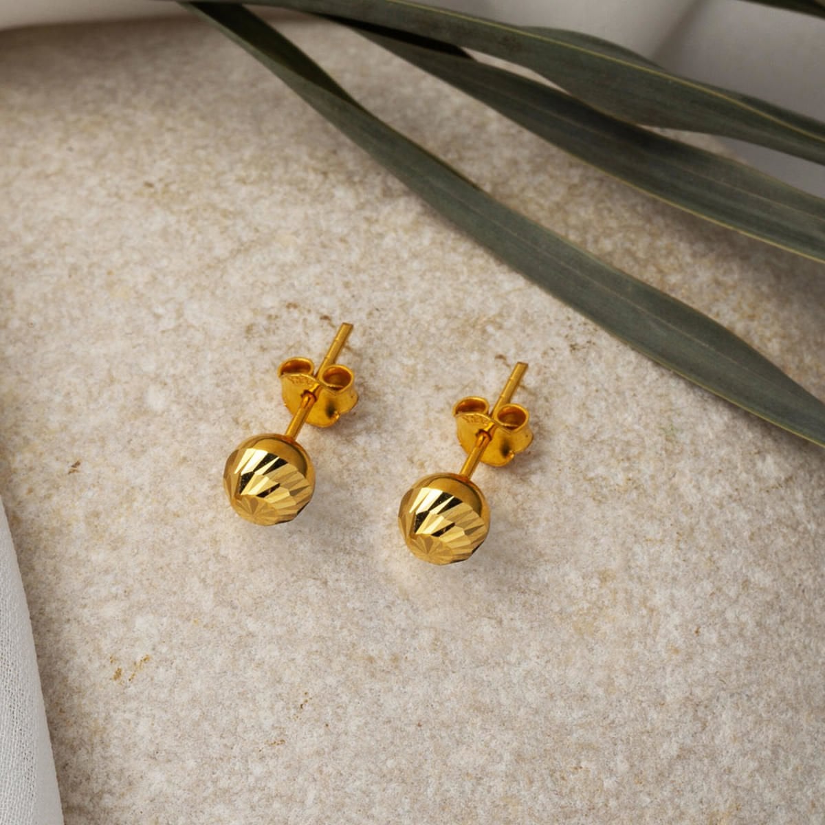 22K Yellow Gold Hand Engraved Ball Earrings 6 mm