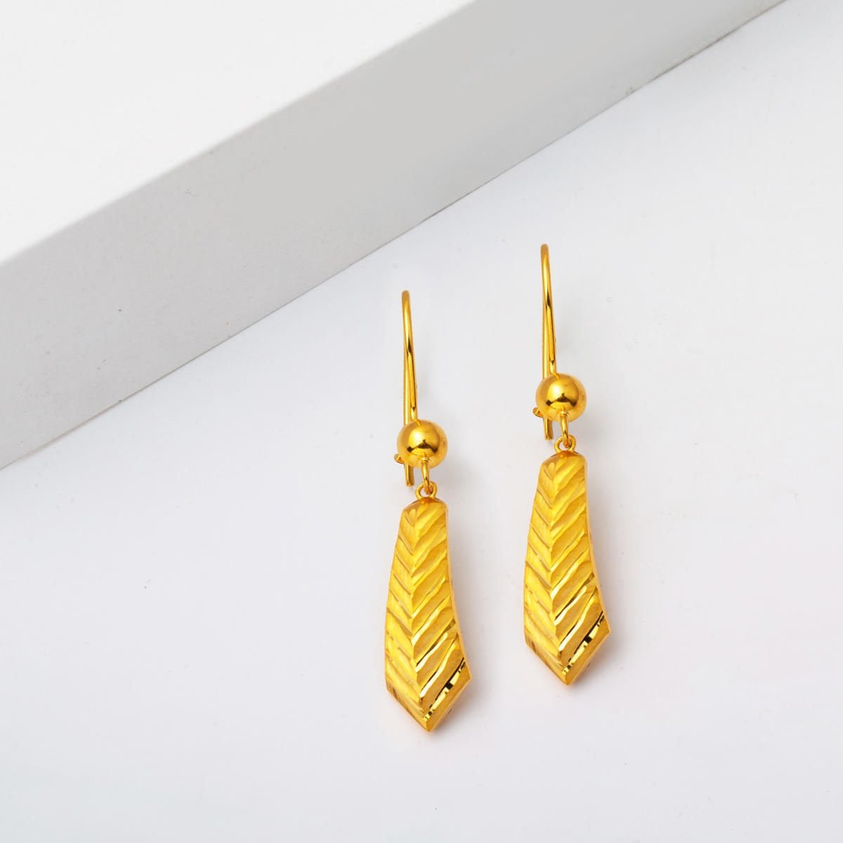 22K Yellow Gold Wheat Hand Engraved Dangle Earrings