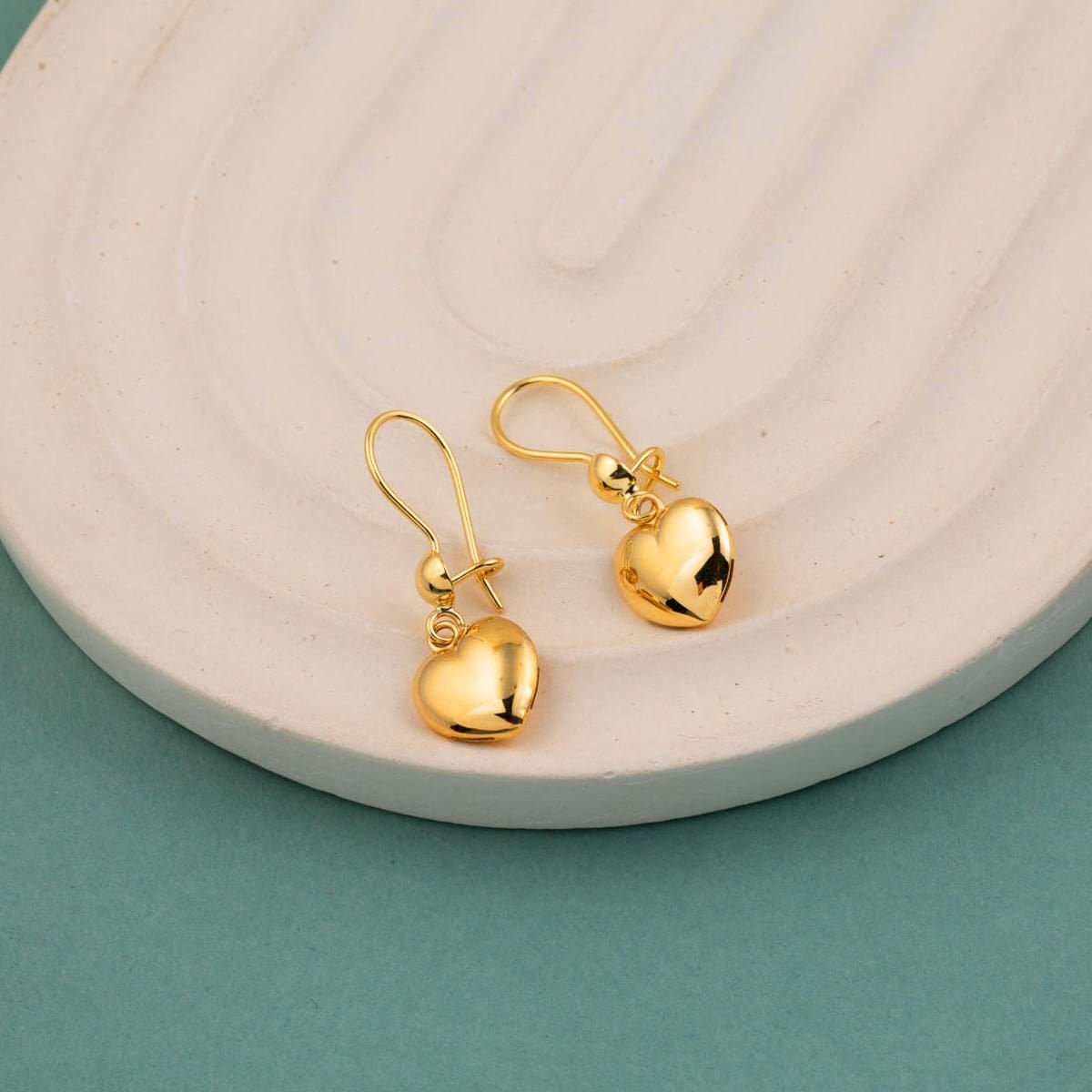 22K Yellow Gold Heart Dangle Earrings
