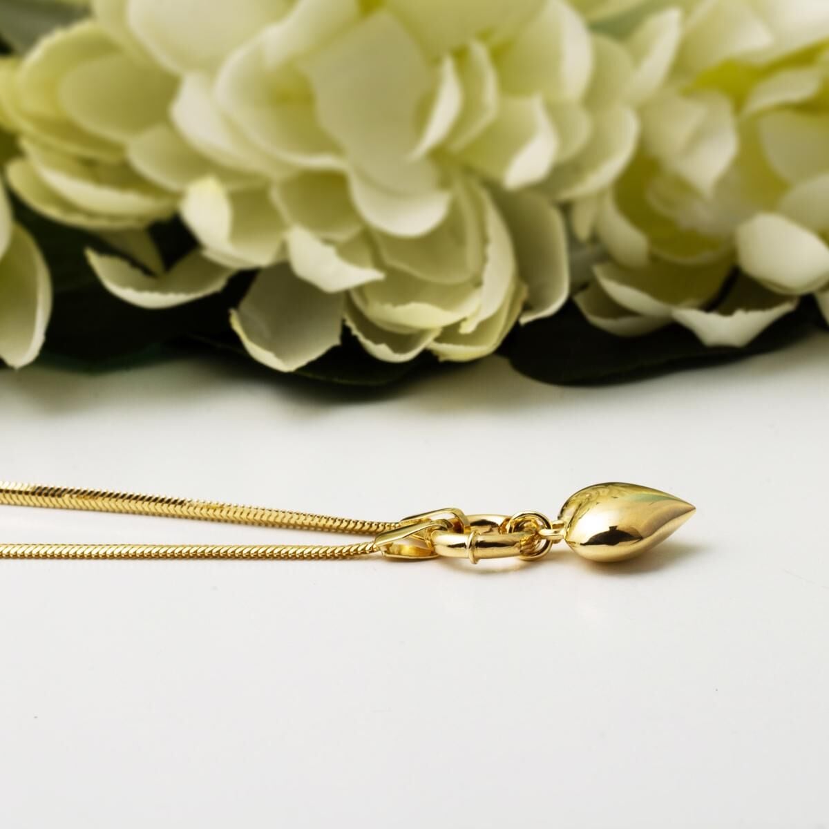 14K Yellow Gold Heart Collar Necklace
