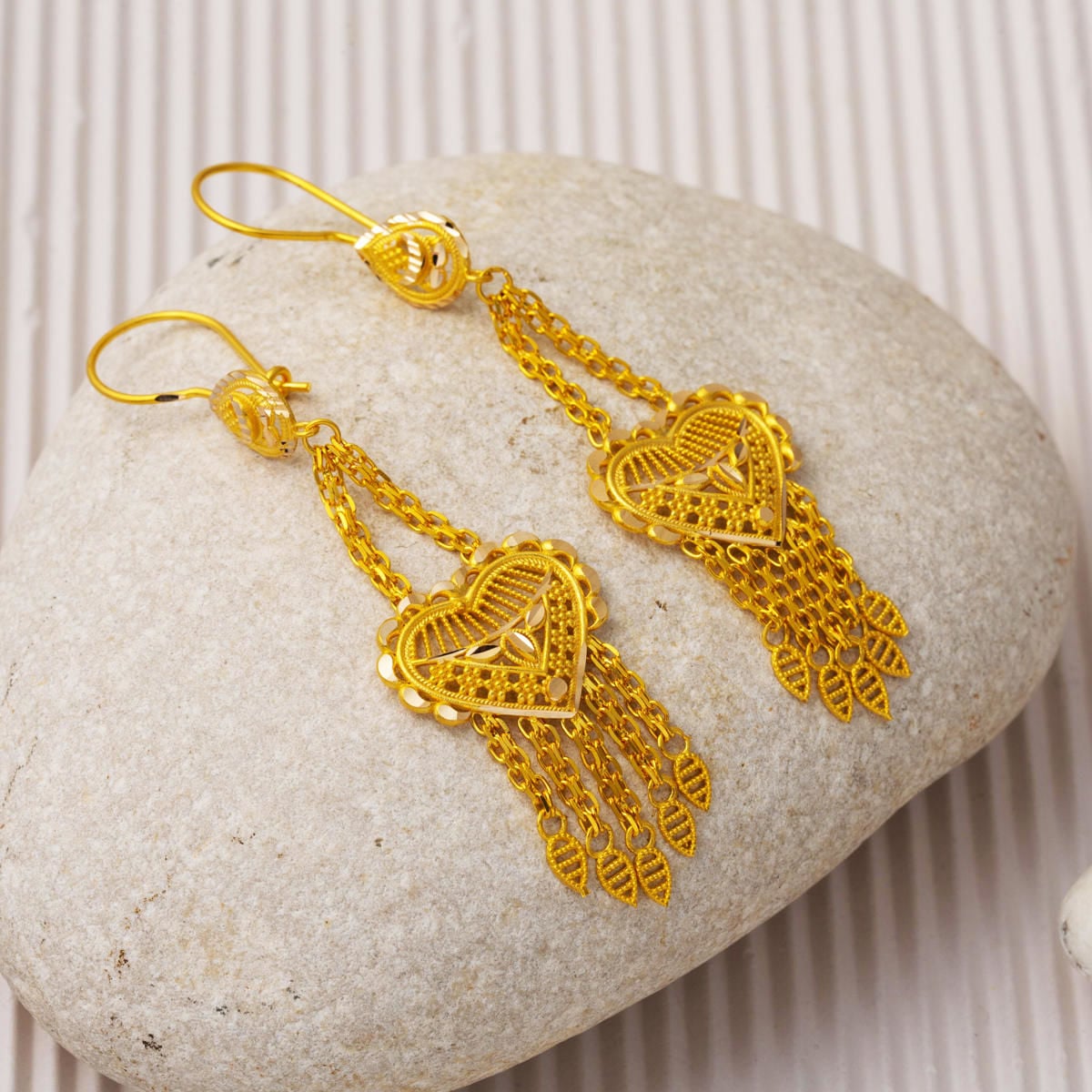 14K Yellow Gold Heart Indian Style Earrings
