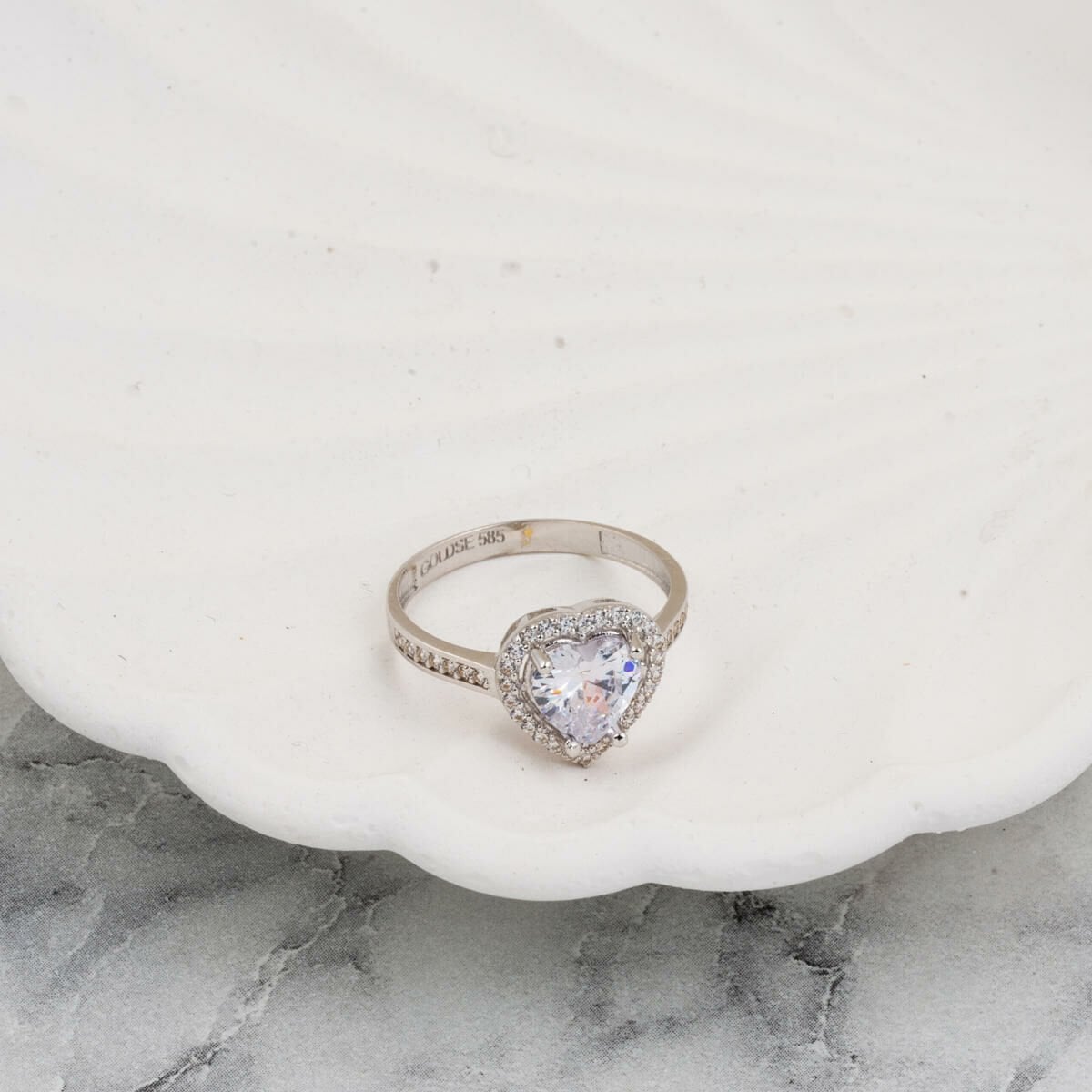 14K White Gold Heart Solitaire Cubic Zirconia Ring
