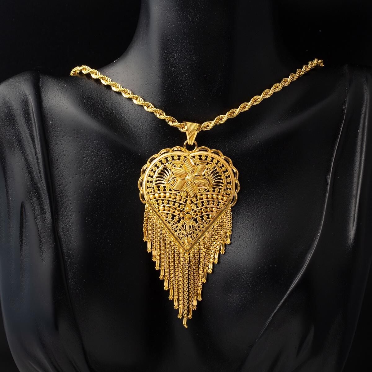 22K Yellow Gold Heart Indian Style Necklace (25.75 g)