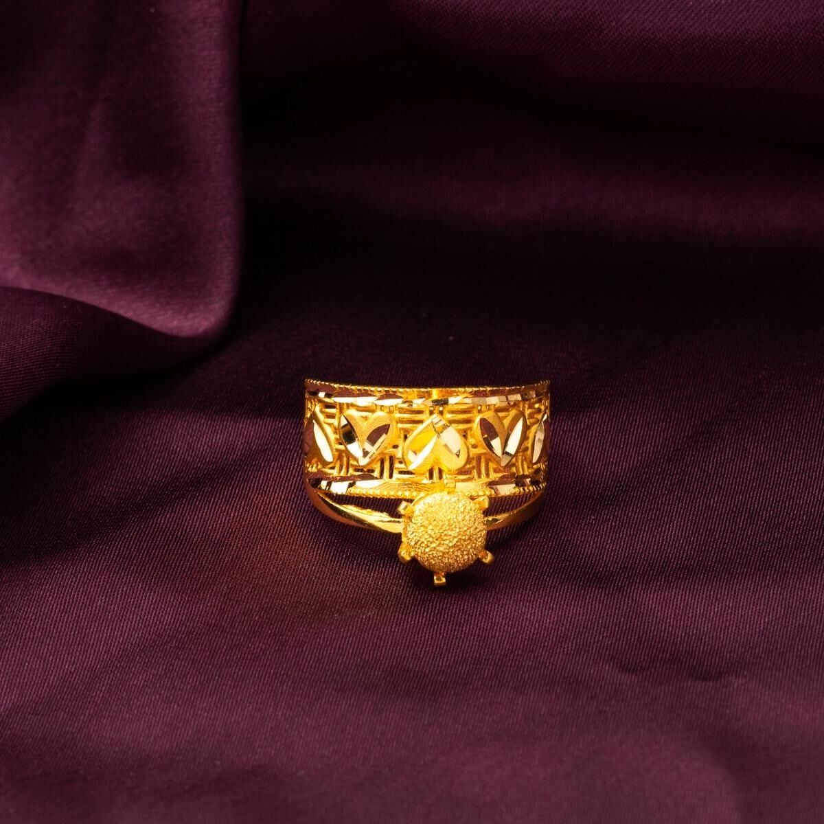 22K Yellow Gold Heart Ball Ring