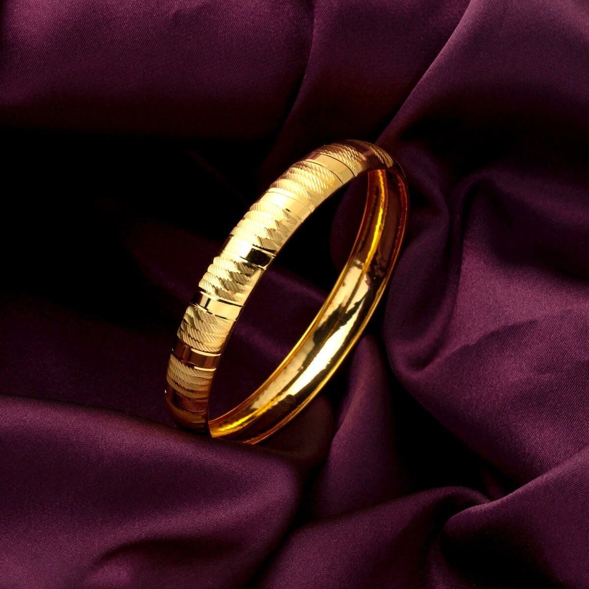 14K Yellow Gold Channel Gift Bangle