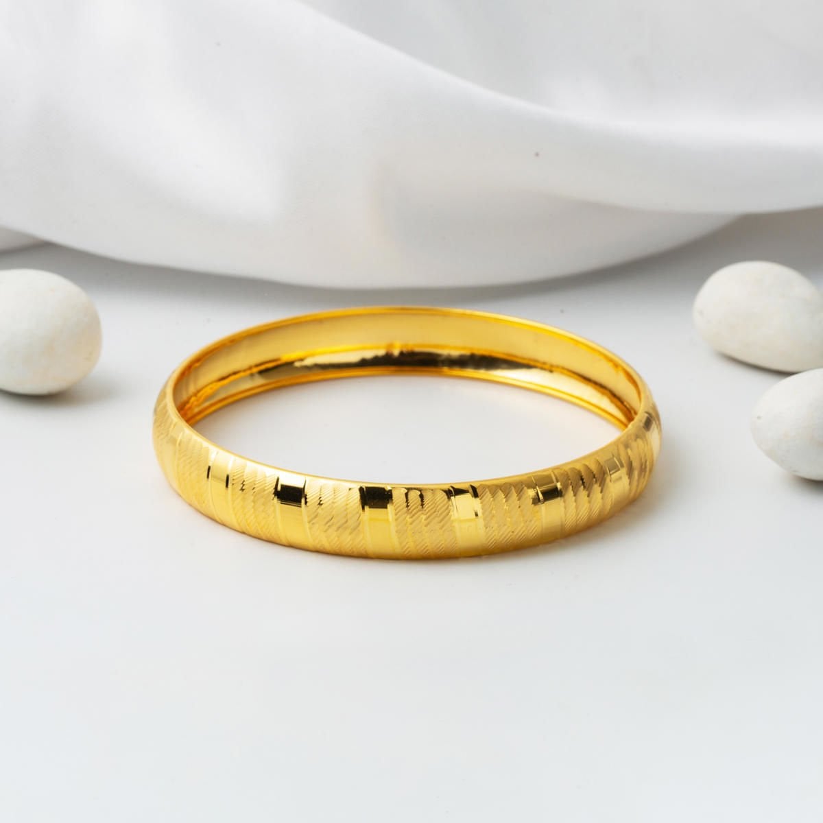 14K Yellow Gold Channel Gift Bangle
