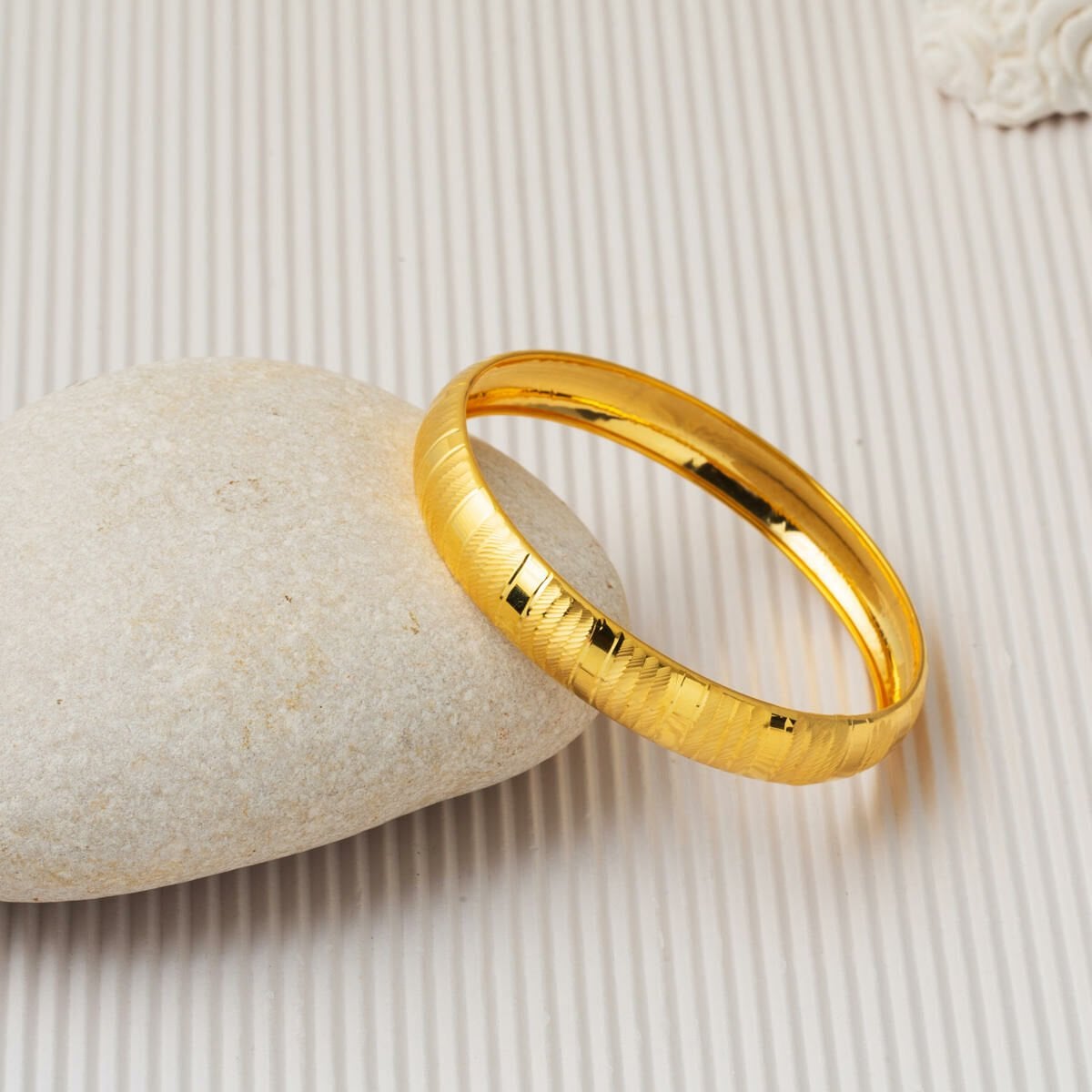 14K Yellow Gold Channel Gift Bangle