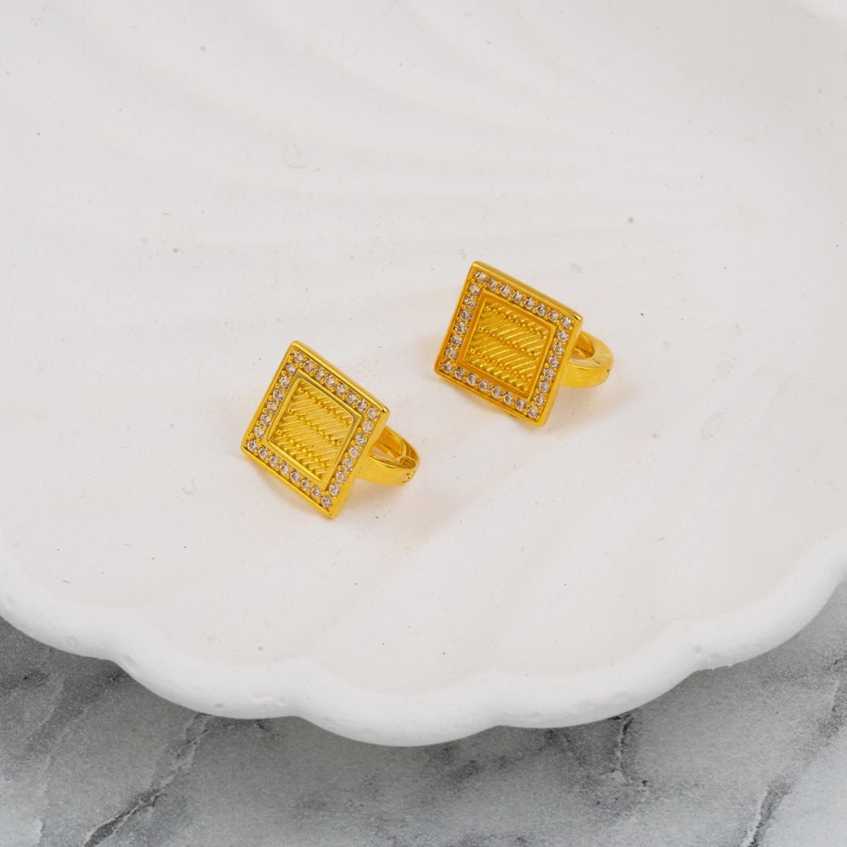 14K Yellow Gold Square Cubic Zirconia Mesh Earrings