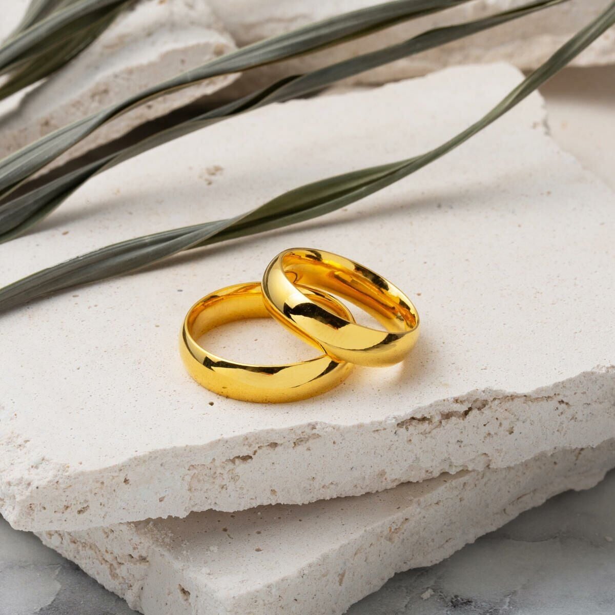 22K Yellow Gold Classic 5 mm Wide Wedding Band Set
