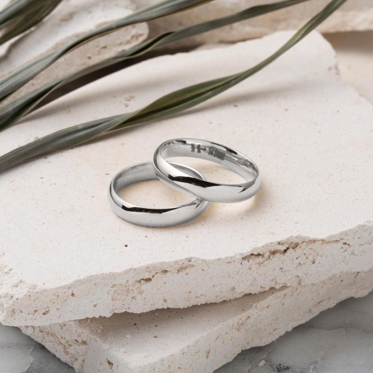 14K White Gold Classic Women's Wedding Band 4 mm