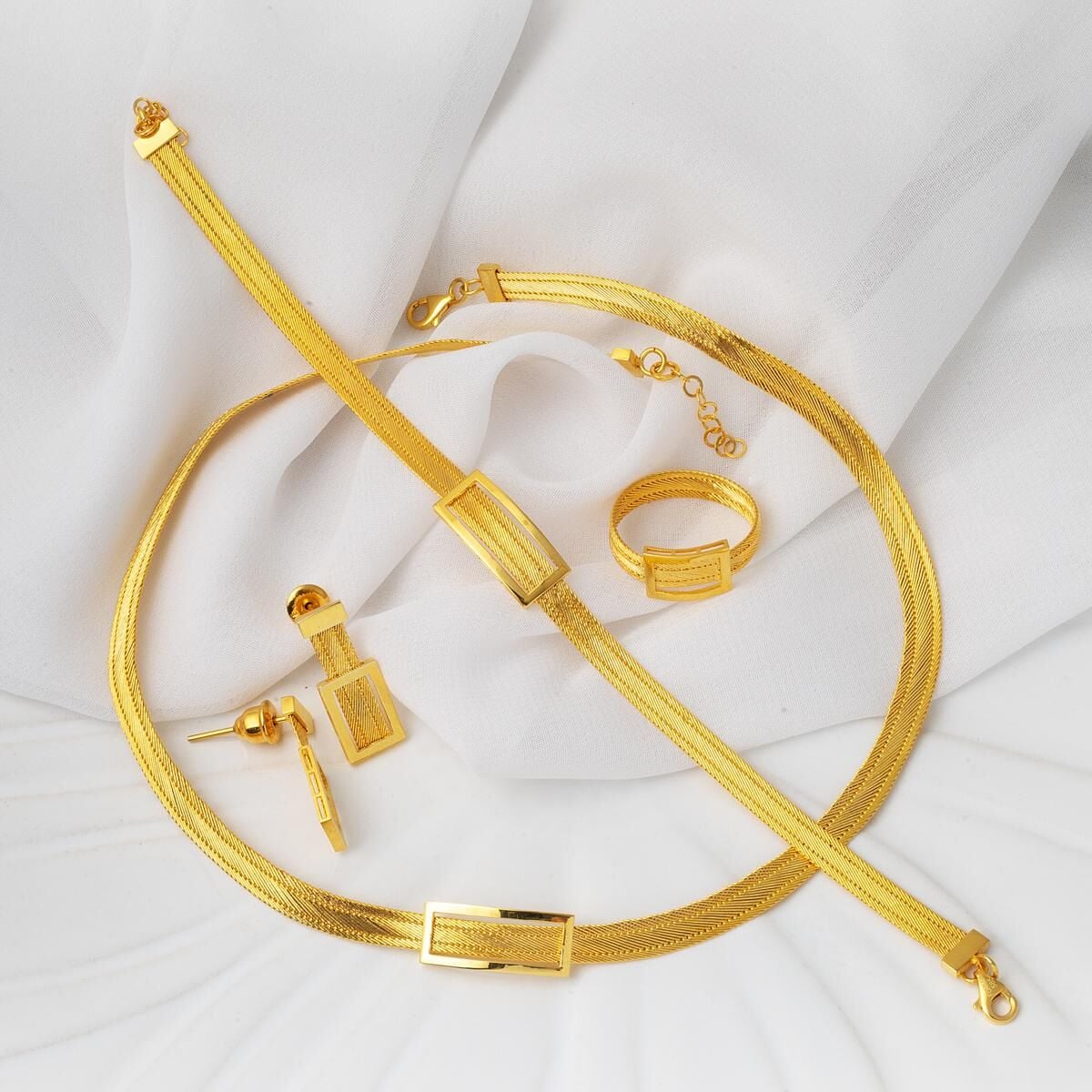 14K Yellow Gold Classic Buckle Trabzon Mesh Set