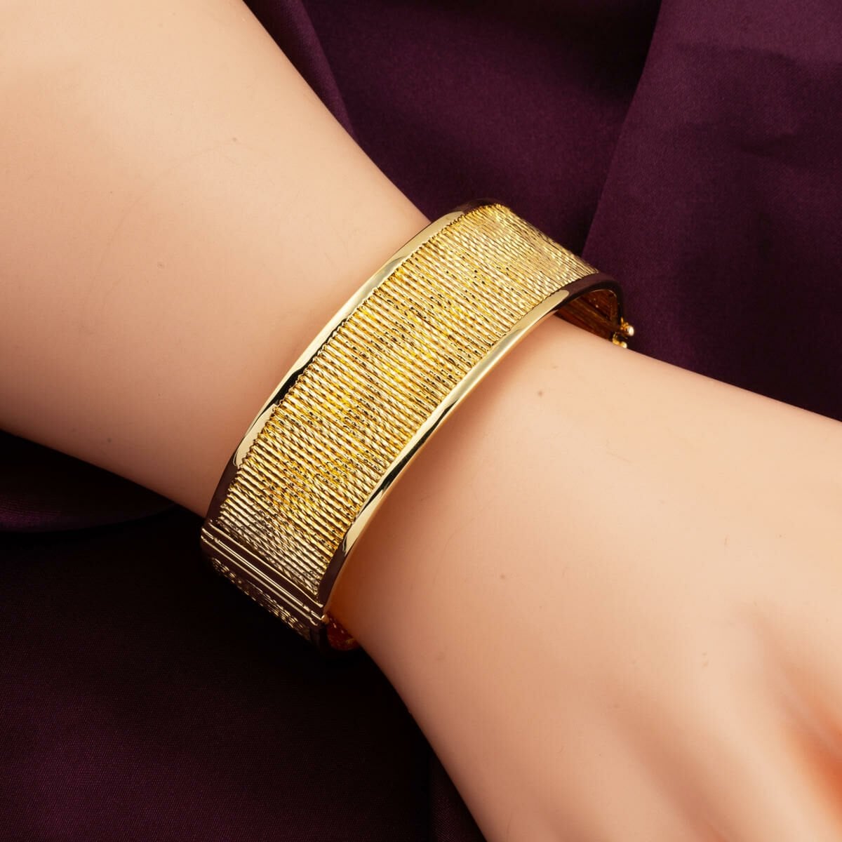 14K Yellow Gold Cleopatra Hinged Cuff Bangle