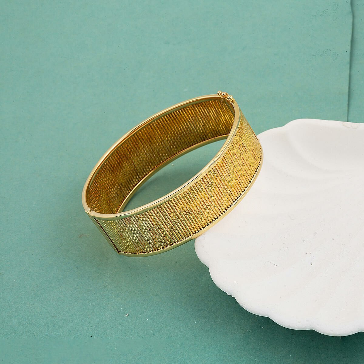 14K Yellow Gold Cleopatra Hinged Cuff Bangle