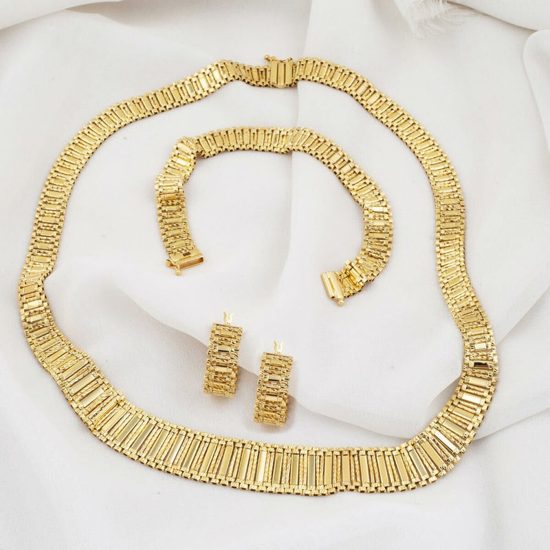 14K Yellow Gold Cleopatra Hand Engraved Wedding Set