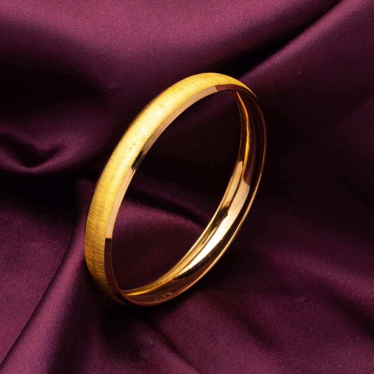 22K Yellow Gold Sand Setina Bangle
