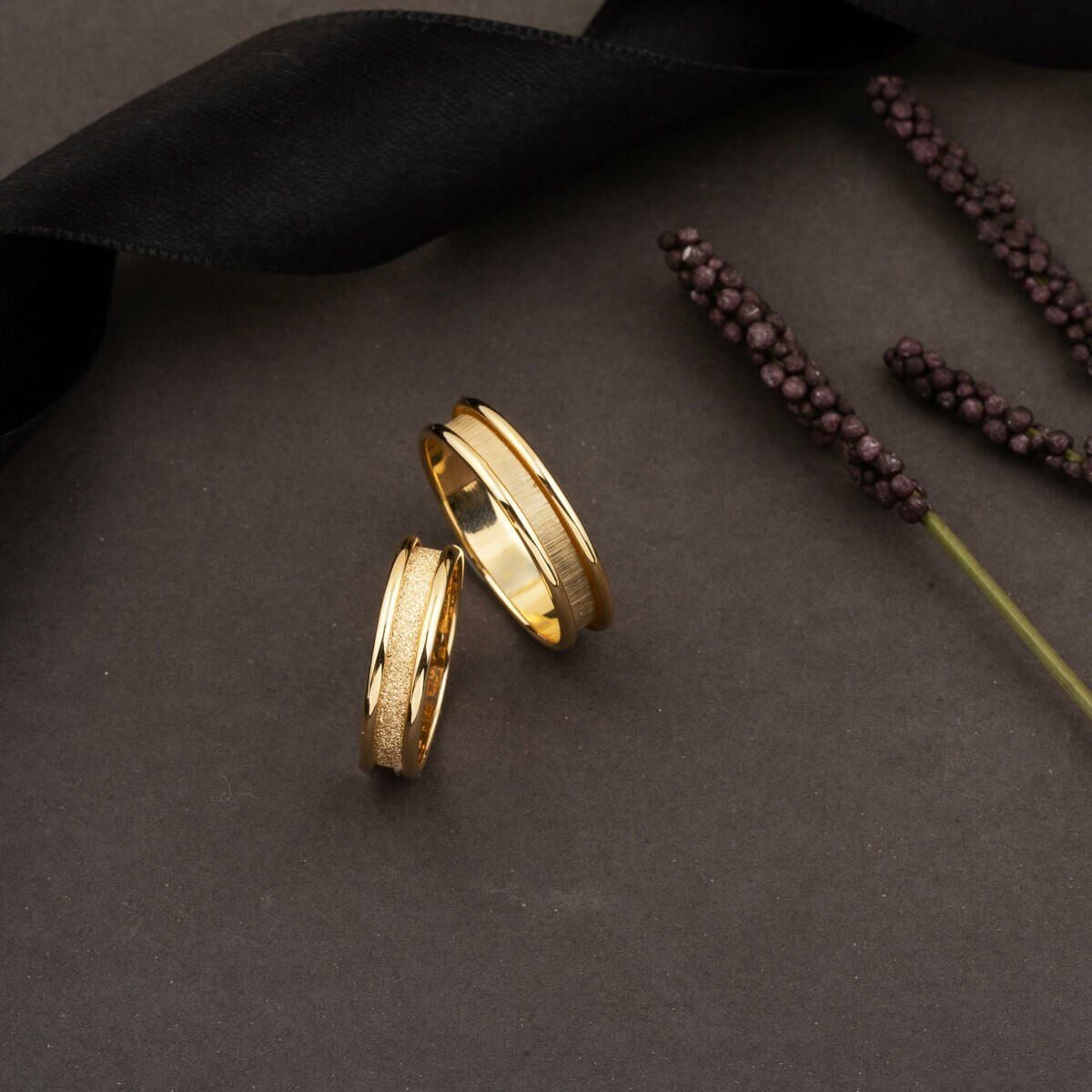14K Yellow Gold Sandblasted Wedding Band Set (5.5 g)