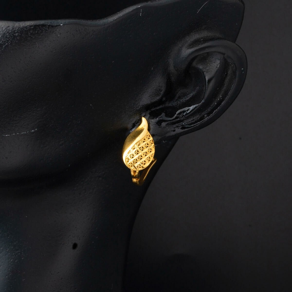 22K Yellow Gold Tulip Design Earrings