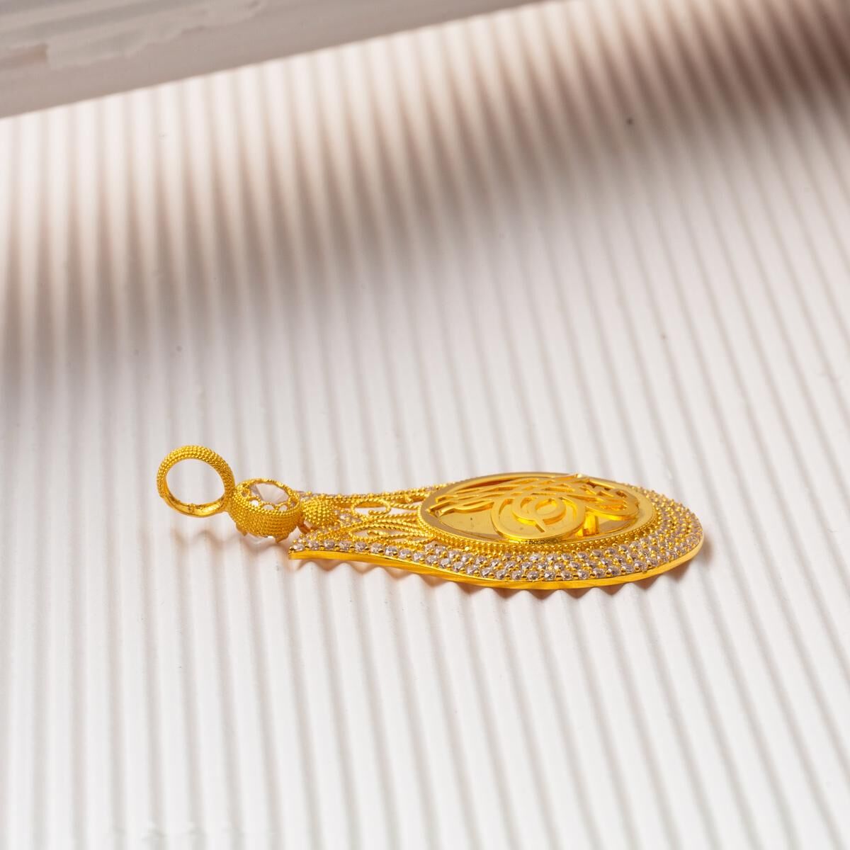 14K Yellow Gold Tulip Ottoman Tughra Cubic Zirconia Necklace (12.41 g)