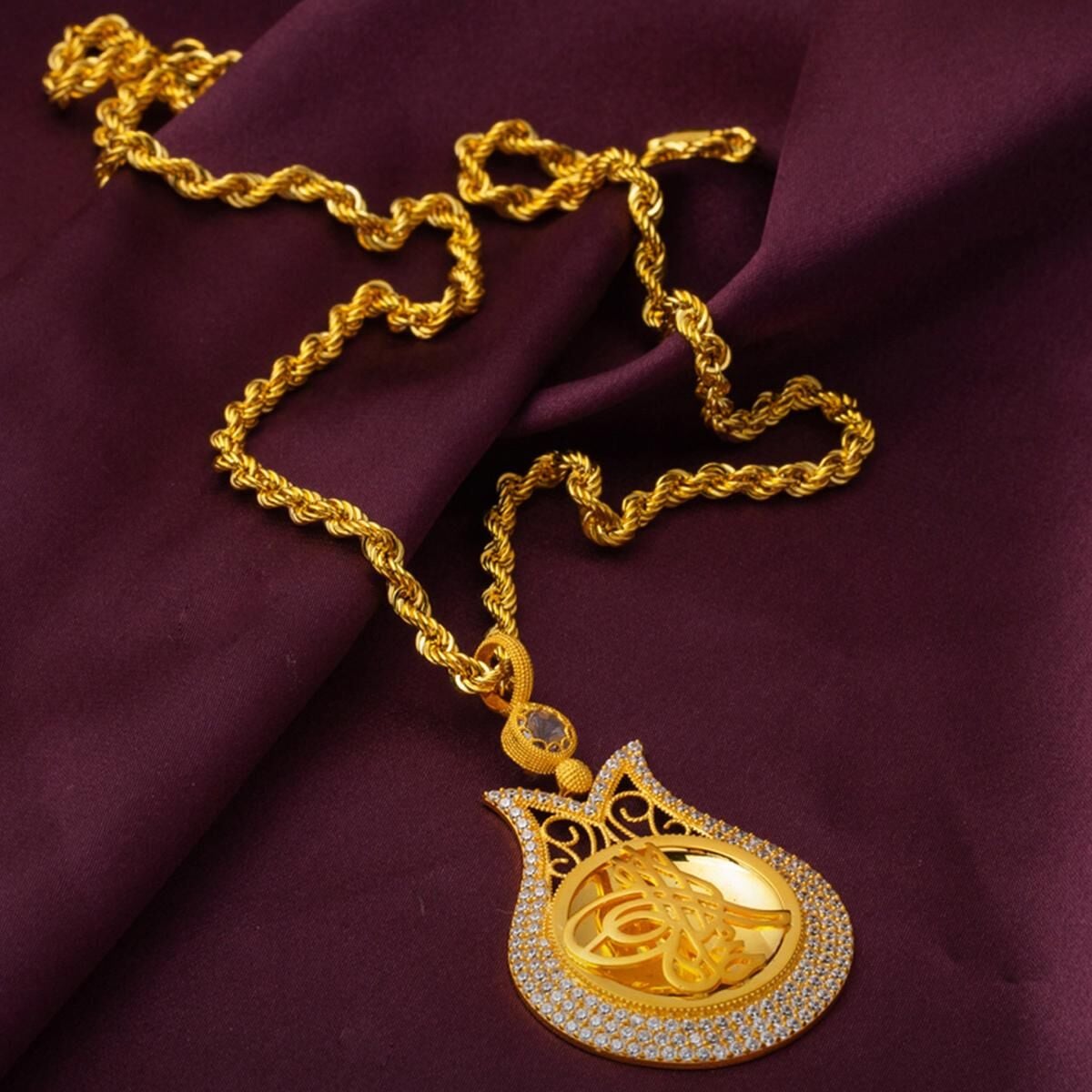 14K Yellow Gold Tulip Ottoman Tughra Cubic Zirconia Necklace (12.41 g)