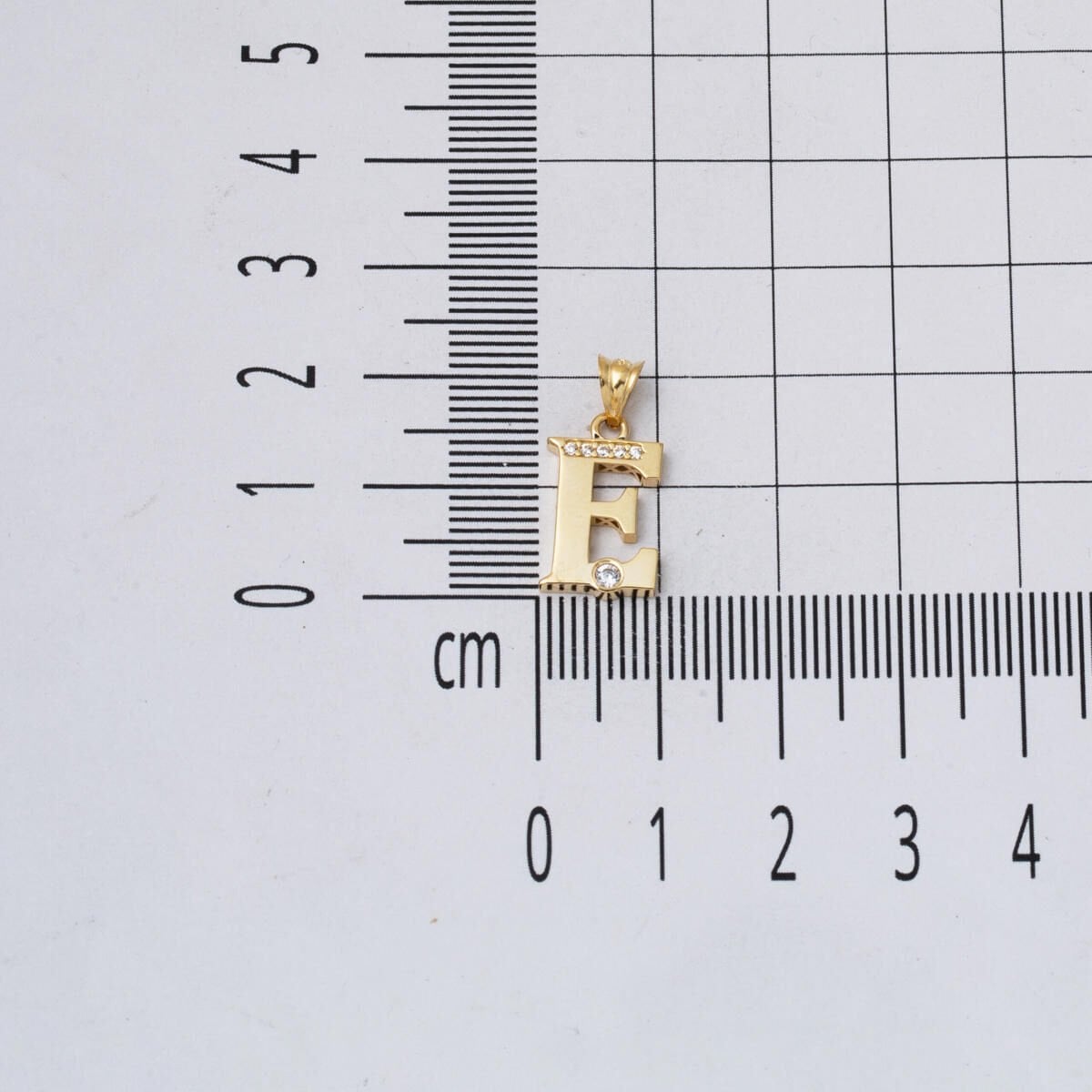 14K Yellow Gold Lettera E Initial Cubic Zirconia Necklace