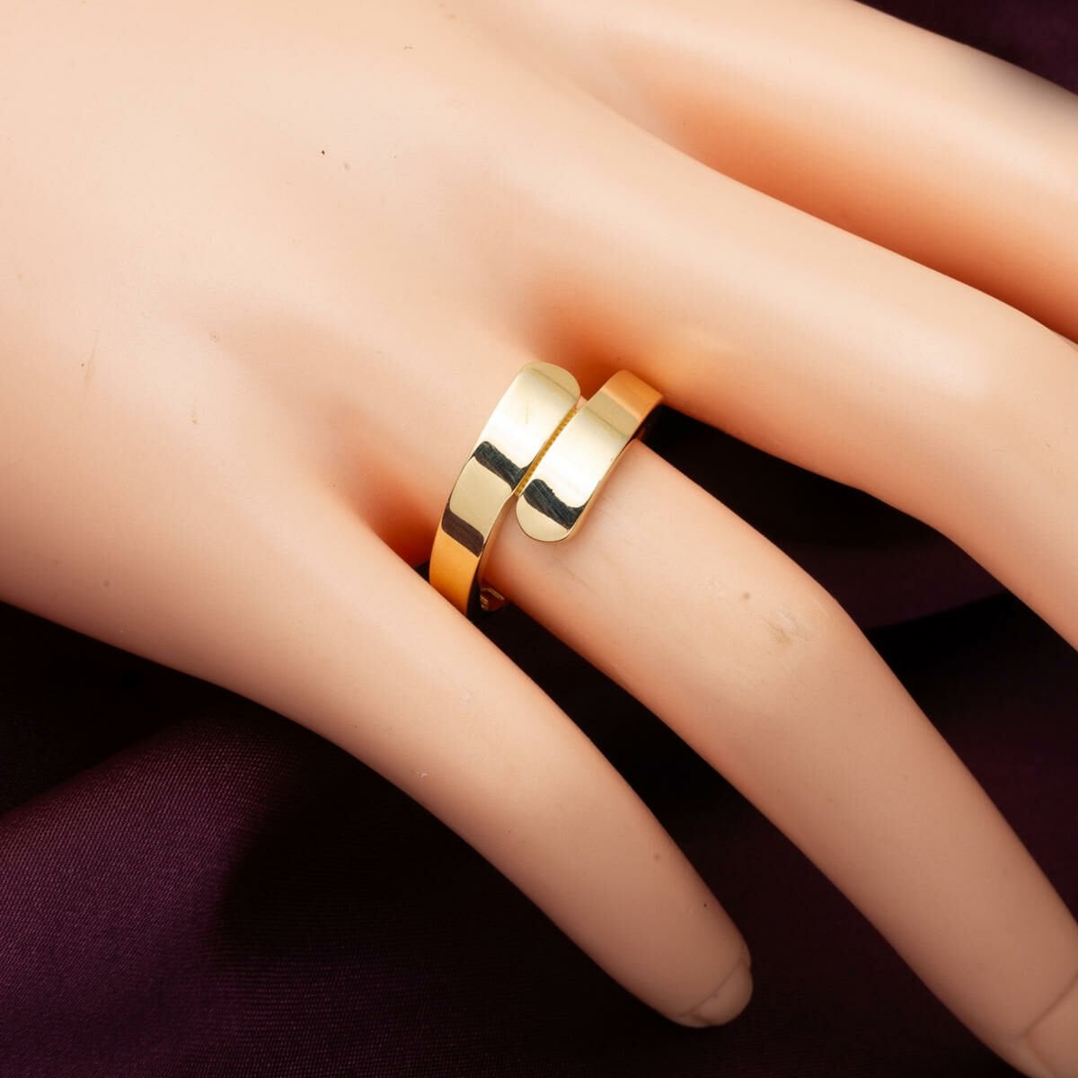 14K Yellow Gold Line Ring (2.27 g)