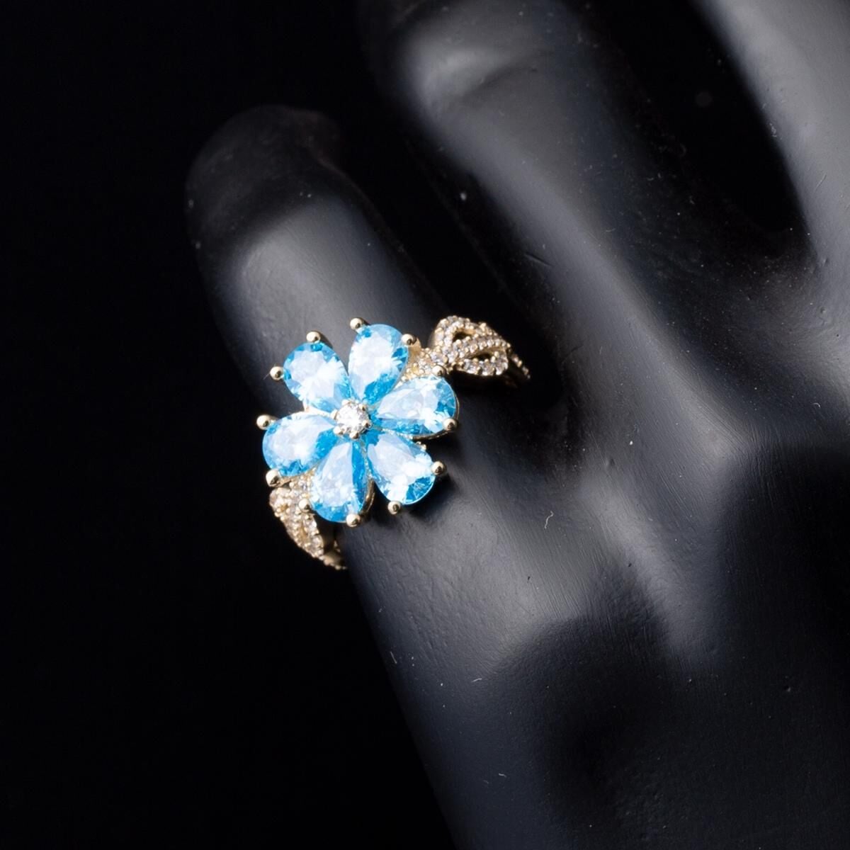 14K Yellow Gold Blue Flower Cubic Zirconia Ring (3.95 g)