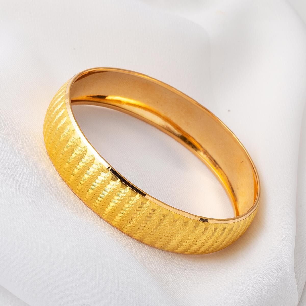 22K Yellow Gold Extra Wide Bangle (15 g)