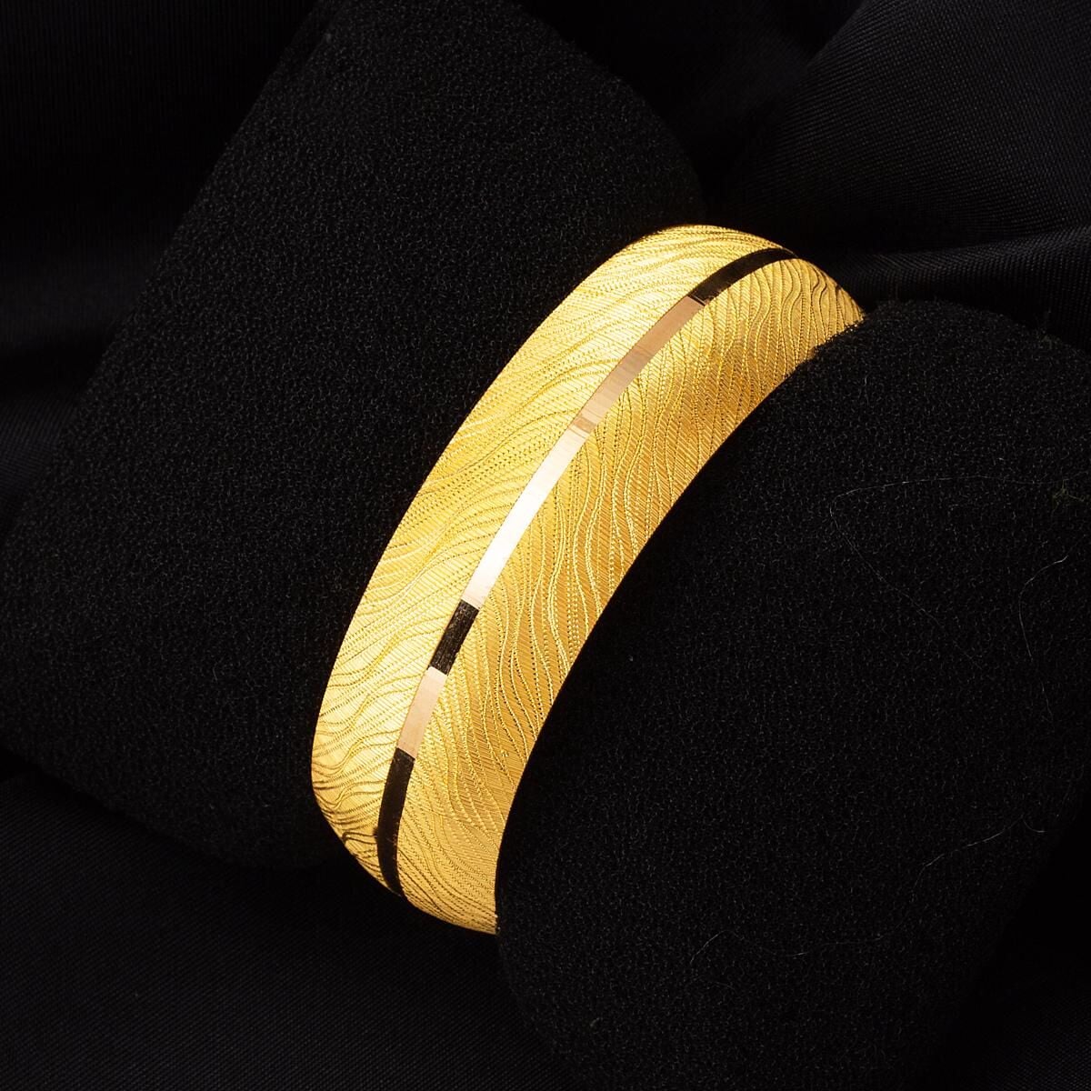 22K Yellow Gold Extra Wide Bangle (25 g)