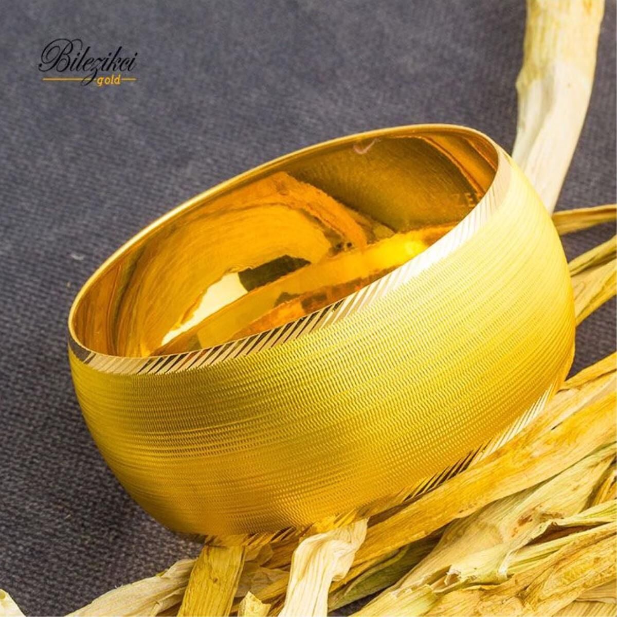 22K Yellow Gold Extra Wide 3 cm Hinged Bangle