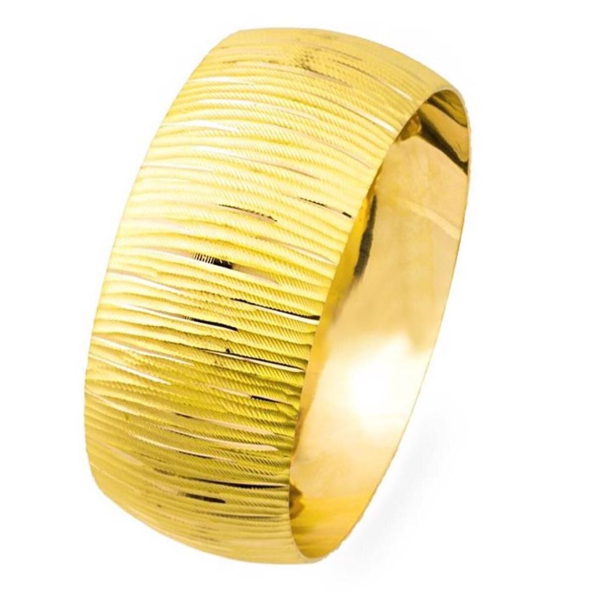 22K Yellow Gold Extra Wide Tree Bark Bangle | Goldia.com