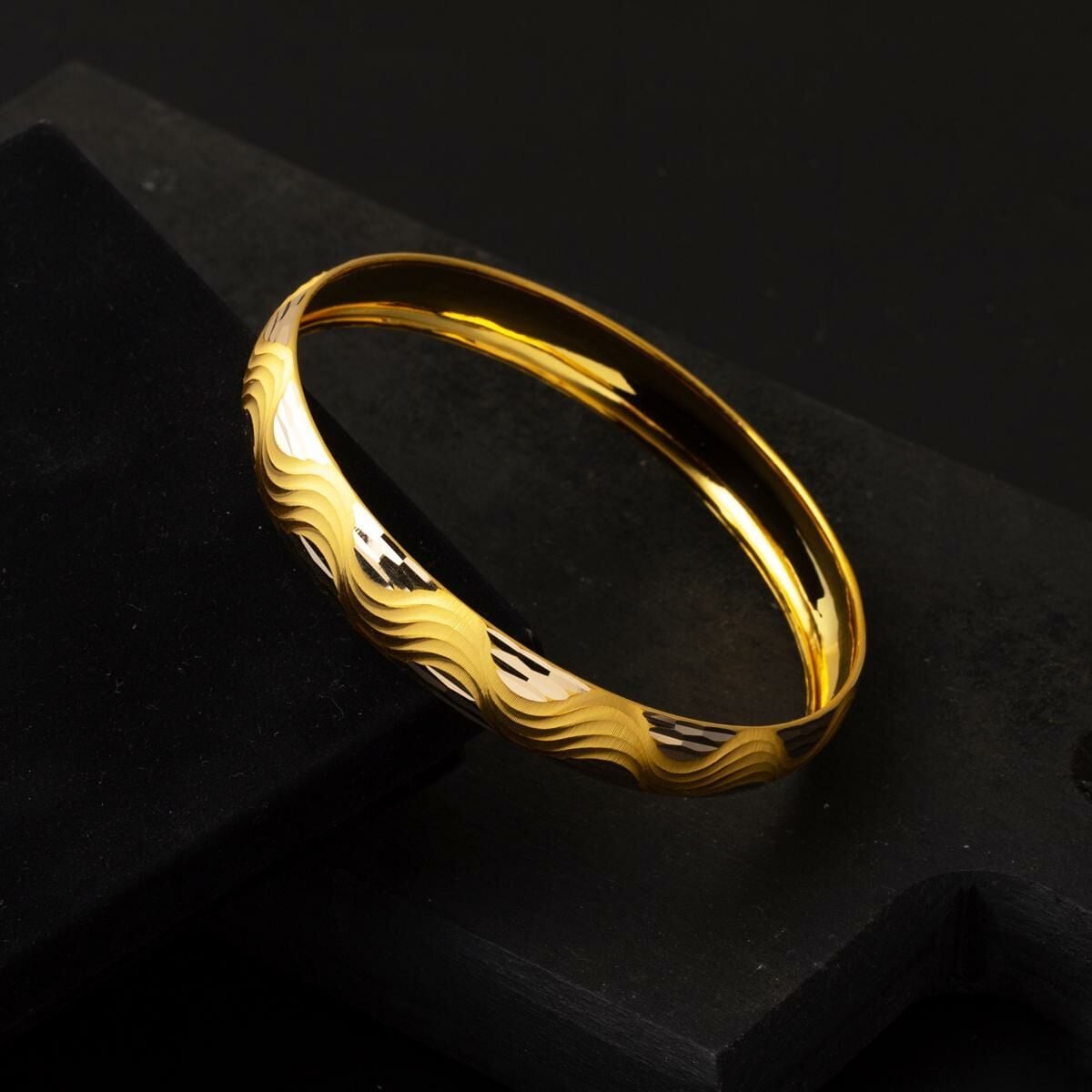 14K Yellow Gold Meltem Fashion Bangle