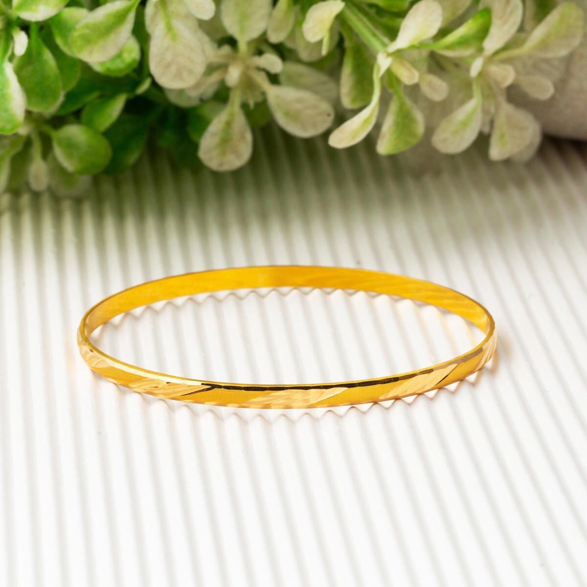 22K Yellow Gold Meltem Gift Bangle