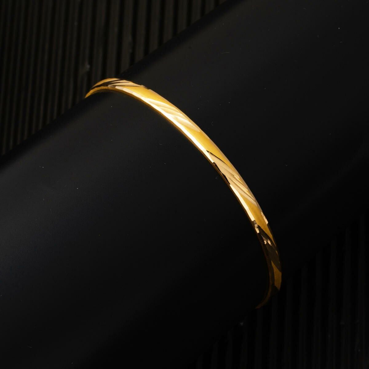 22K Yellow Gold Meltem Gift Bangle