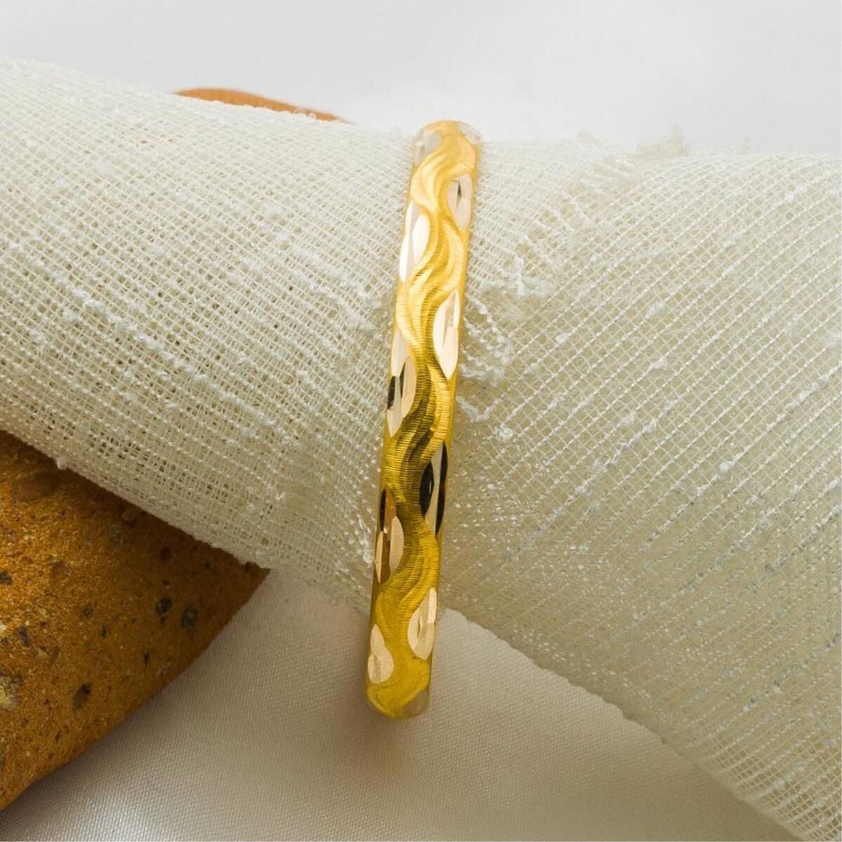 22K Yellow Gold Meltem Hinged Children's Bangle
