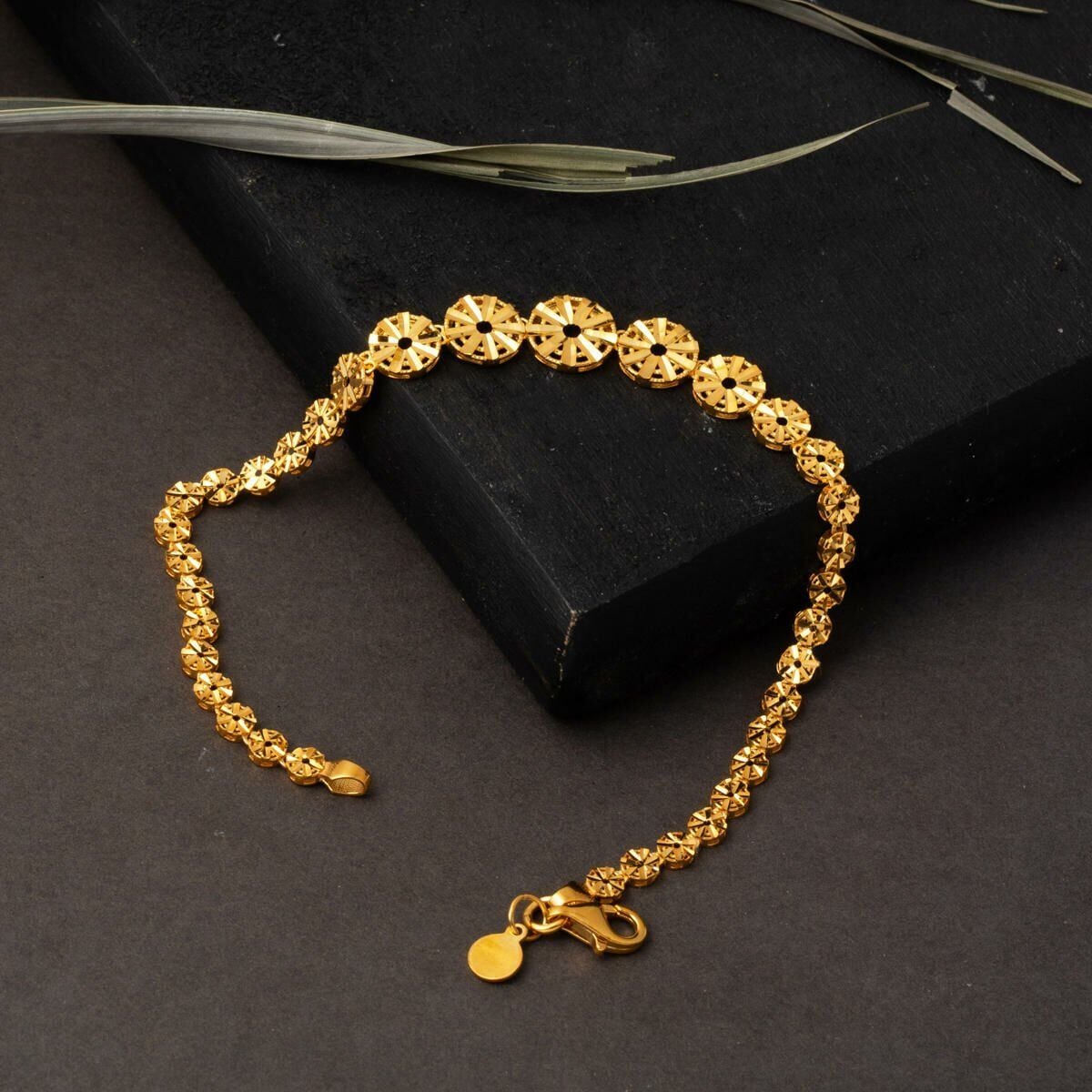 22K Yellow Gold Mila Sparkling Bracelet
