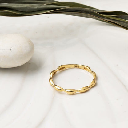 14K Yellow Gold Minimalist Ring (1.05 g)