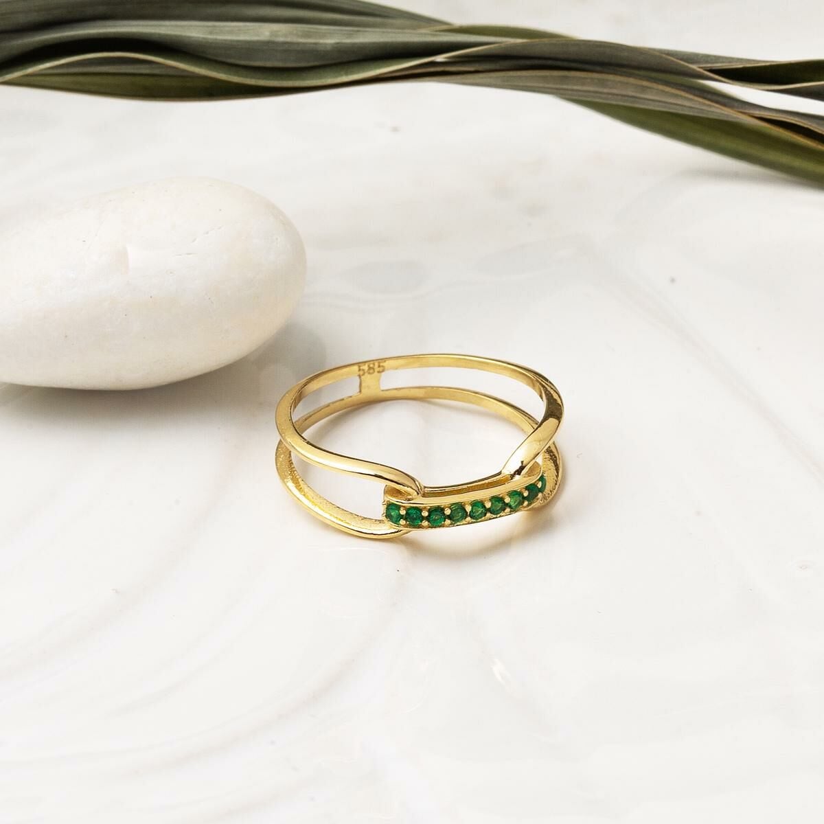 14K Yellow Gold Minimalist Design Cubic Zirconia Ring