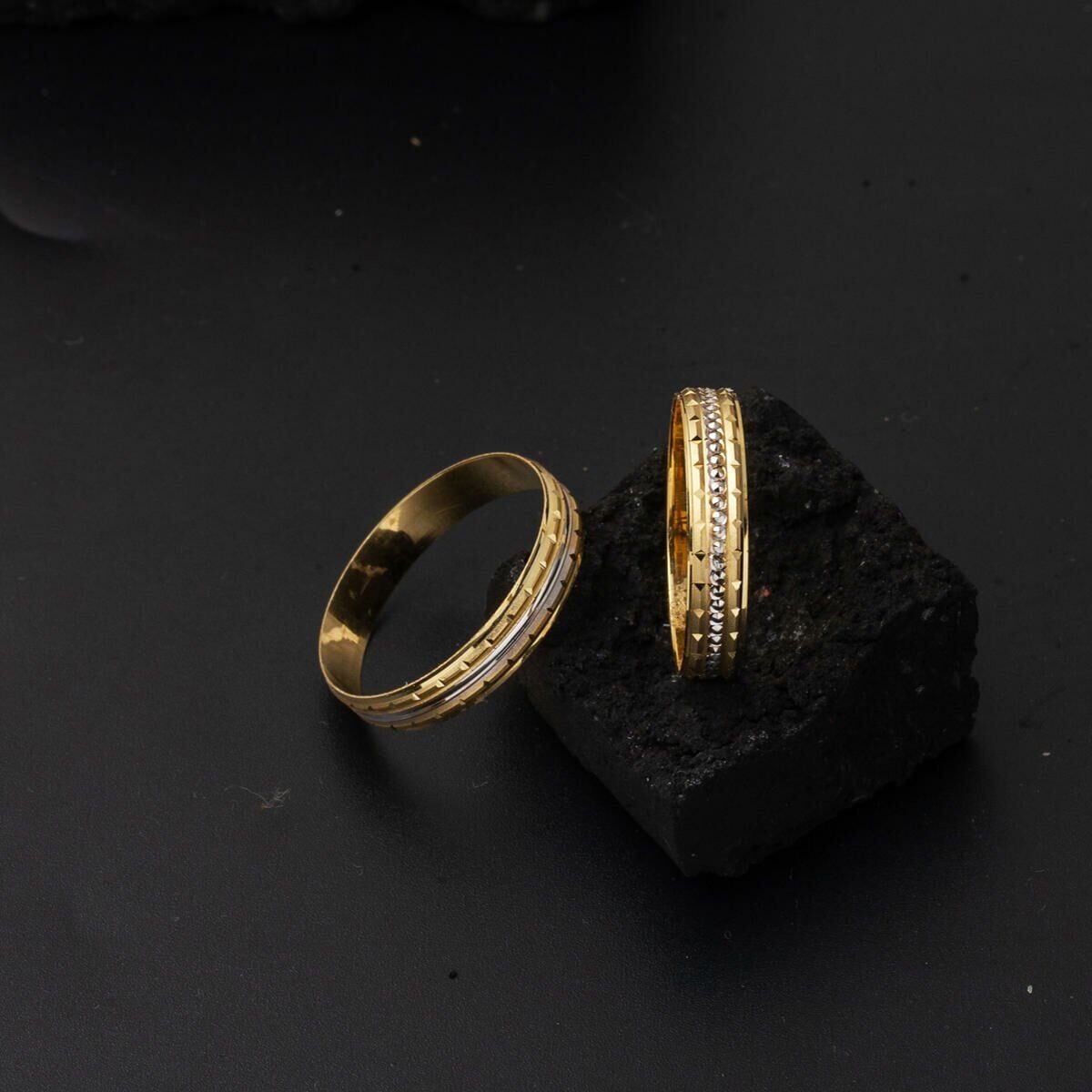 14K Yellow Gold Minimalist Design Thin Men's Wedding Band Ring